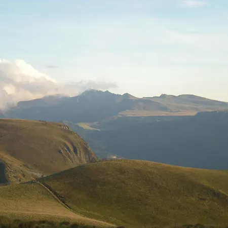Entre Vulcania Et Le Sancy 아파트